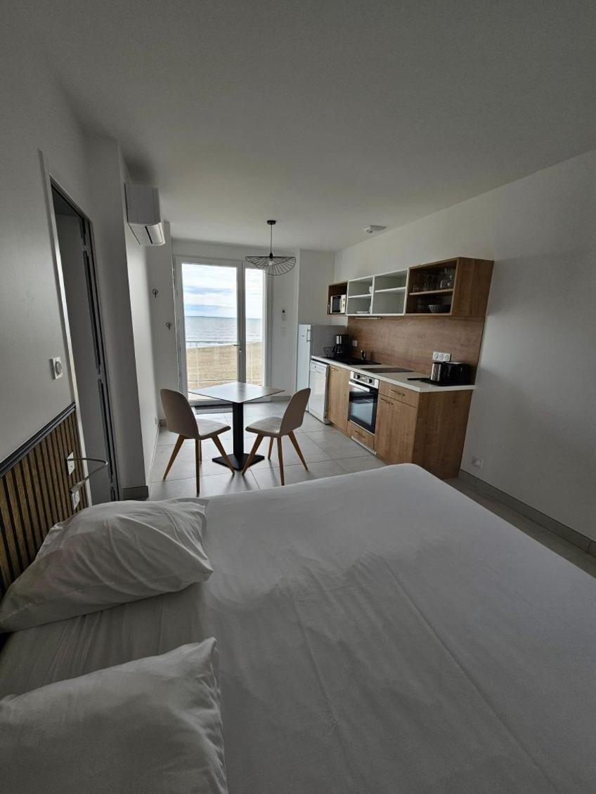 Hotel Les Dunes Ла Транш-сюр-Мер Екстериор снимка