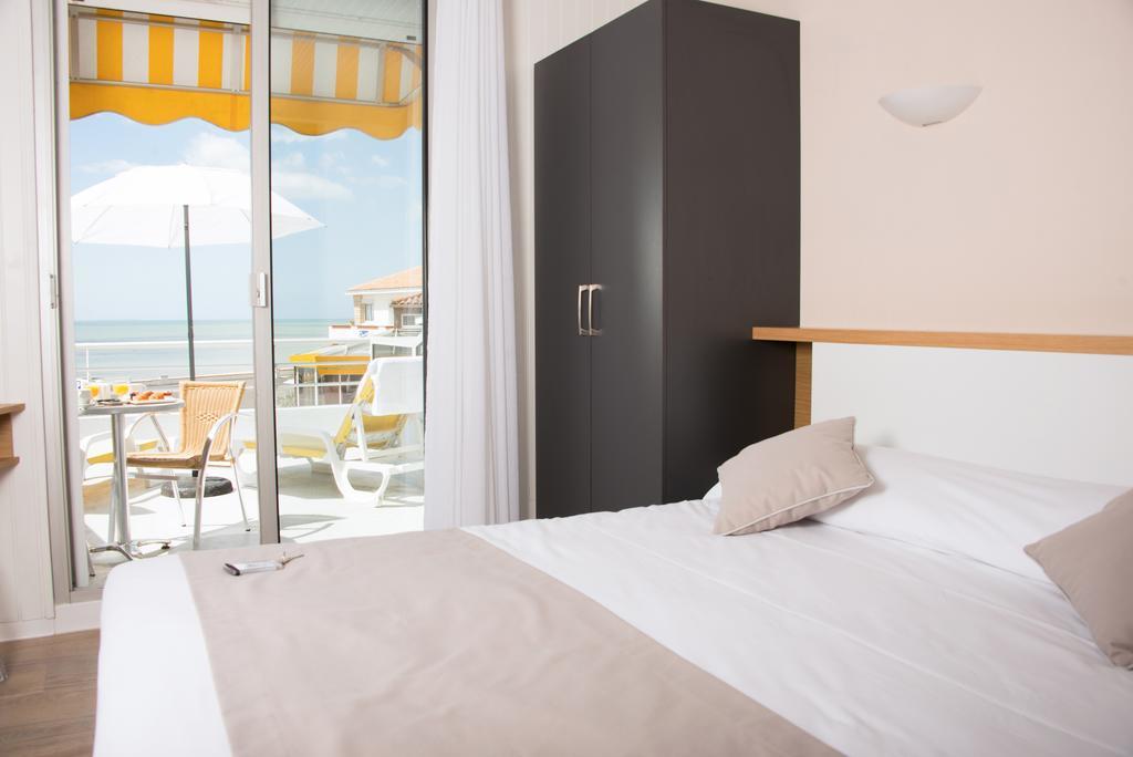 Hotel Les Dunes Ла Транш-сюр-Мер Екстериор снимка